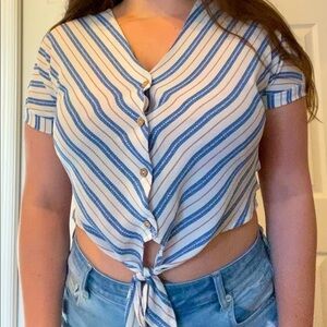 Short sleeve crop top